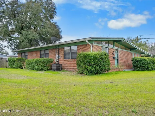 1051 PALISADES Drive, Jacksonville, FL 32221