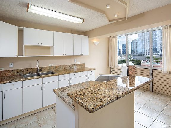 2nd image of 818 S King St APT 1104