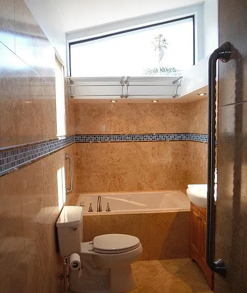 671 Lily St #UPPER LEVEL — Photo 10