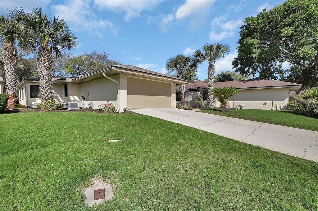 136 Turnberry Cir
