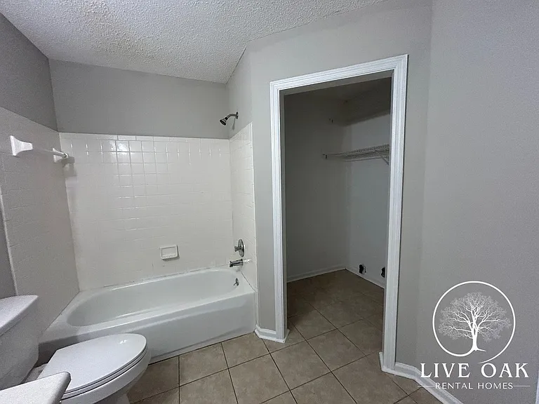 904 Willowbrook Dr — Photo 16