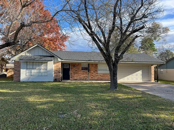 3507 Green Oaks Dr, Bryan, TX 77802