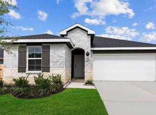 311 Emma St, Angleton, TX 77515