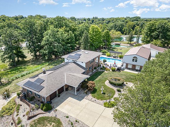 3rd image of 741 Rickey Ln
