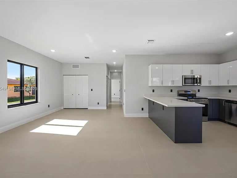 601 NW 3rd Ave #A — Photo 15