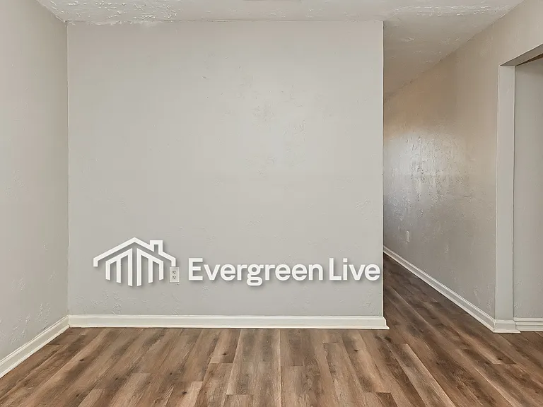 7421 Plover Cir — Photo 5