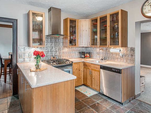 5th image of 1014 Kreis Ln