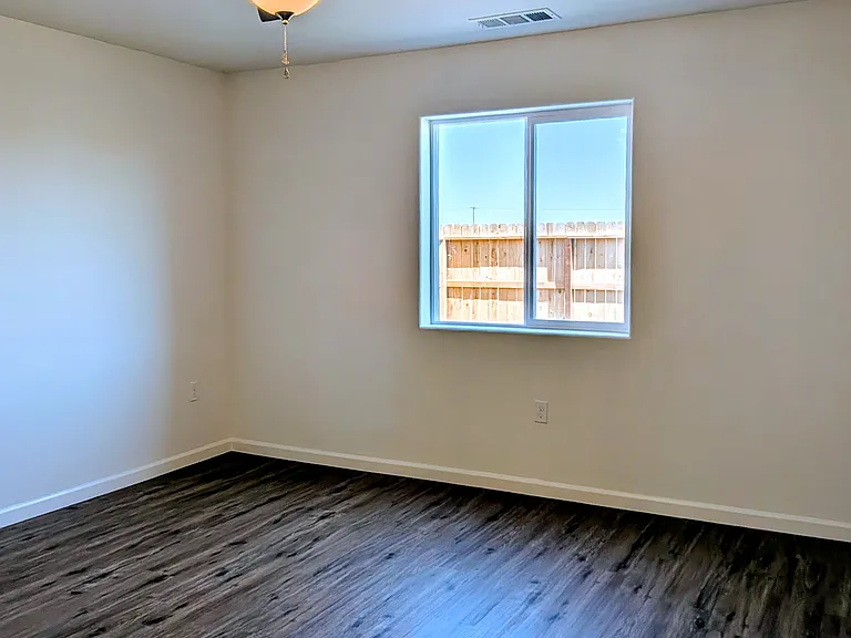 7162 W Wren Ave — Photo 8