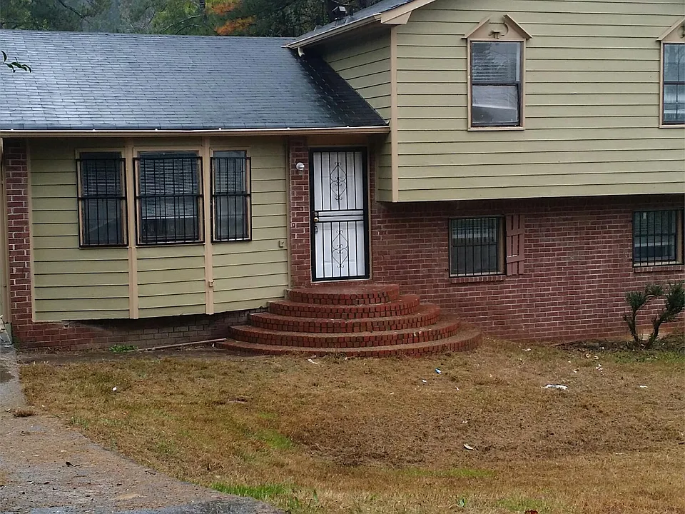 2761 Rockdale Dr