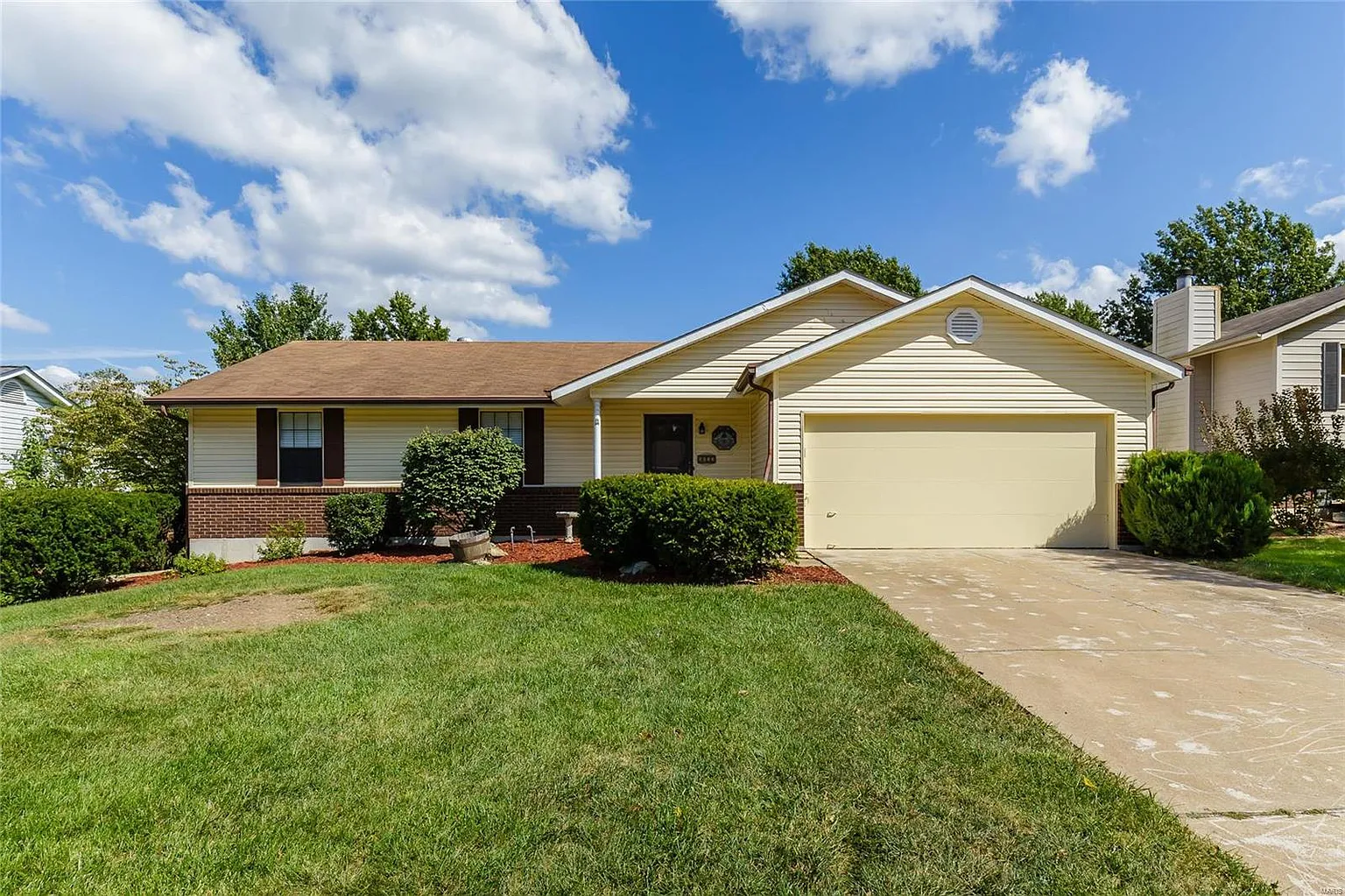 1612 Dahlia Ct photo 1