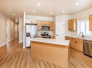 6614 68th Ave S, Horace, ND