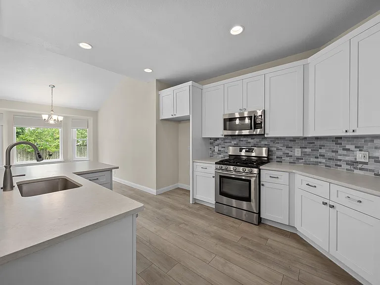 1617 Abbey Ln — Photo 9