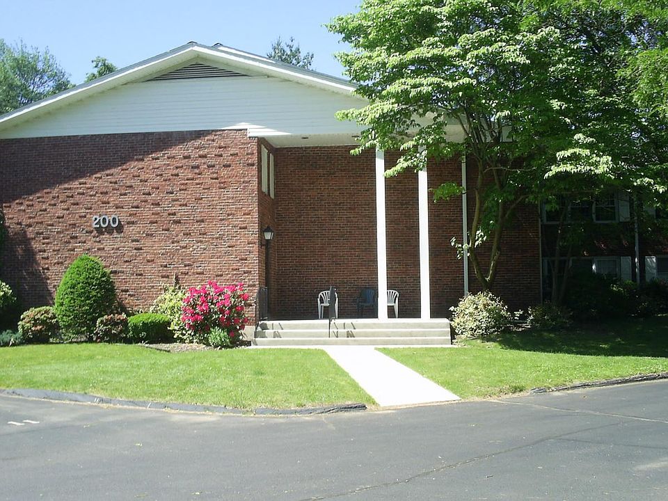 1st image of 100 Laura Ln APT B6
