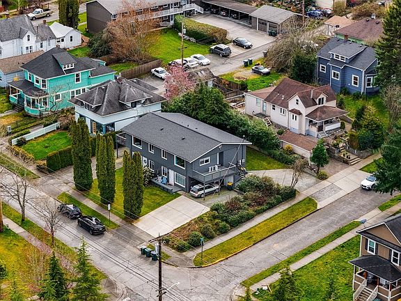 4th image of 800 E Maple Street