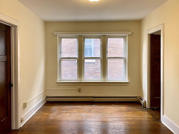 4th image of 3070 N Oakland Ave #1