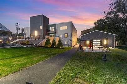 2101 Orchard Rd Photo 1