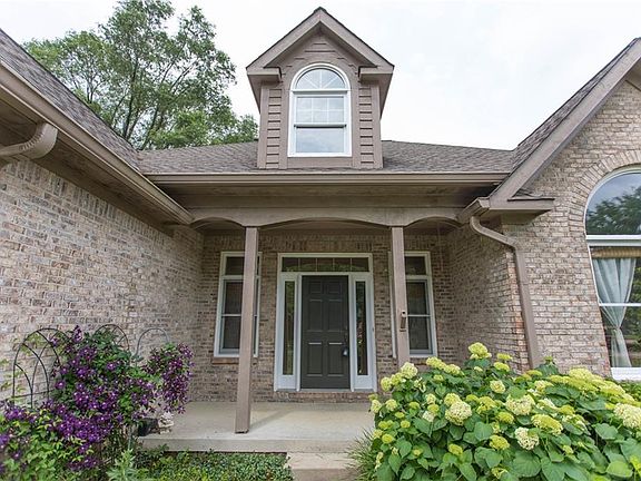 3rd image of 10039 Glenhaven Ct