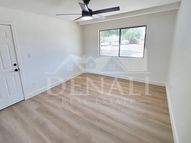 7321 E Coronado Rd — Photo 10