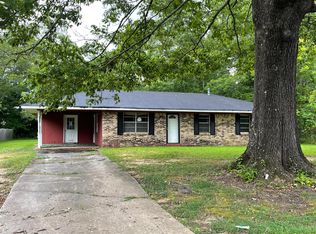 214 Progress St, West Point, MS 39773