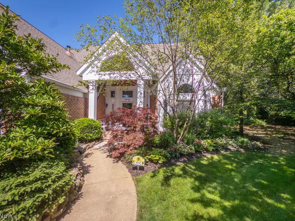 3592 Sparrow Pond Cir, Akron, OH 44333