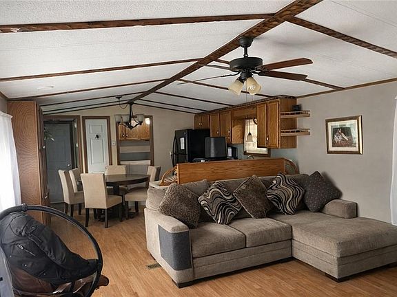 4th image of 77 Wright Way