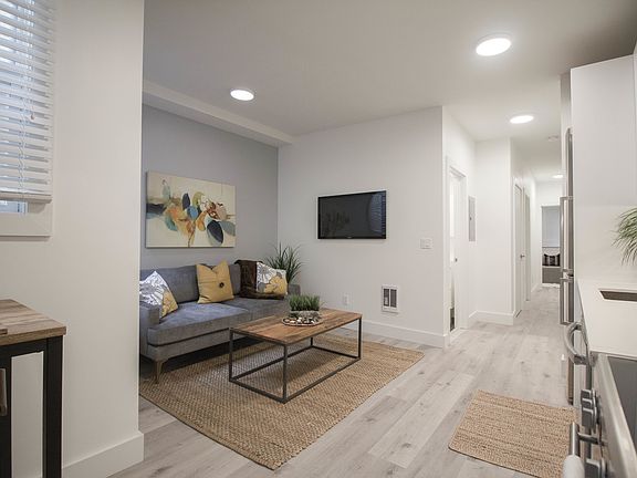 2nd image of 2835 Van Ness Ave APT 2