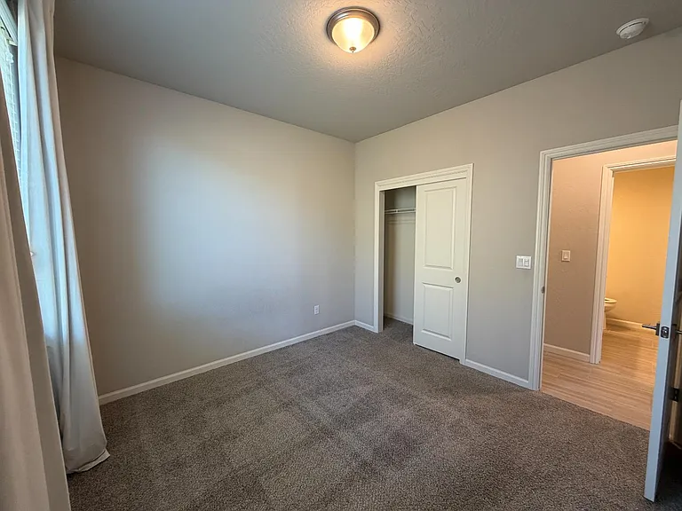 660 Atlantica Dr S — Photo 13