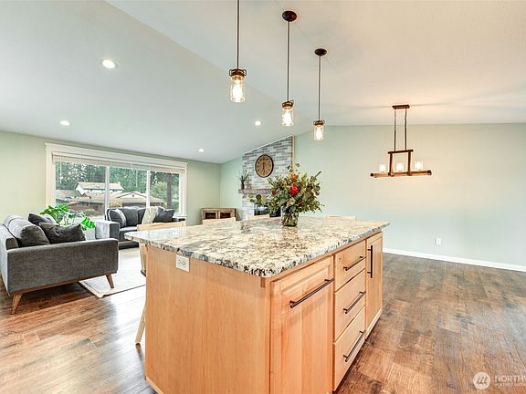 5th image of 11112 46th Avenue NE