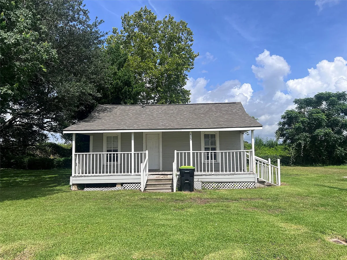 Building Photo - 613 S Harrison Ln