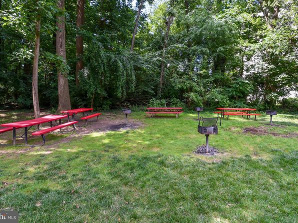 6137 Leesburg Pike APT 101, Falls Church, VA 22041