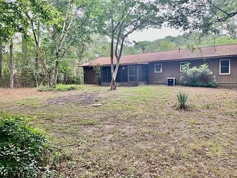 223 Cedarwood St — Photo 3