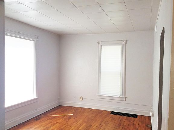 5th image of 80 McKinley Ave N