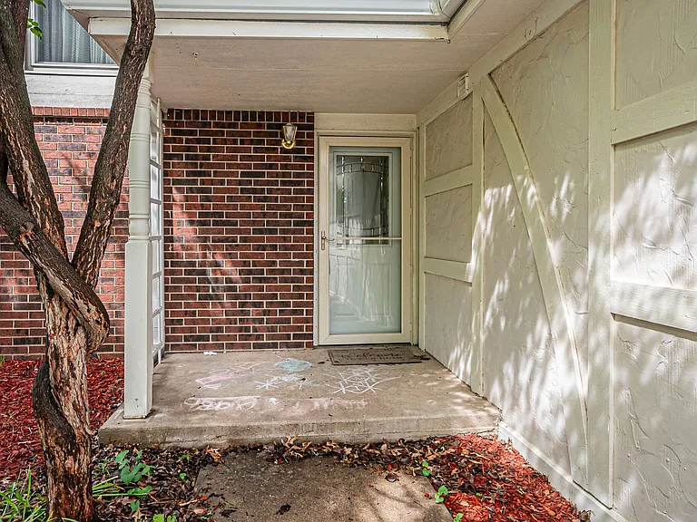 2505 Candlewood Dr — Photo 32