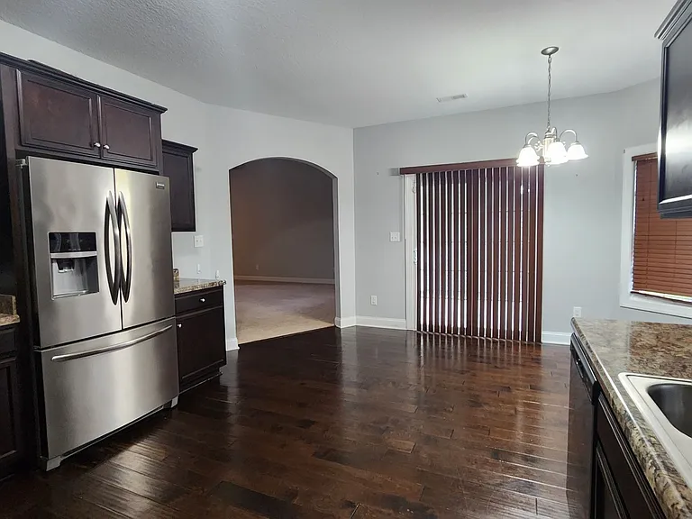 250 Sailor St — Photo 10