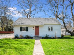 201 W Church St, Savoy, IL 61874