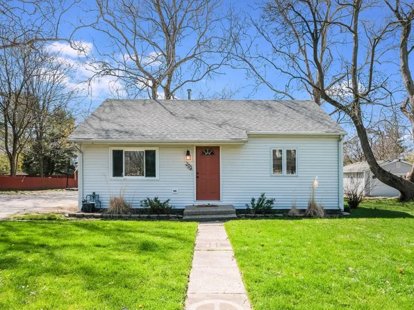 201 W Church St, Savoy, IL 61874