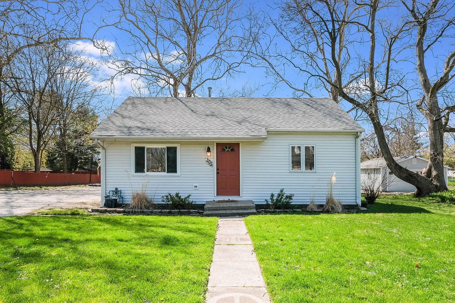 201 W Church St photo 1