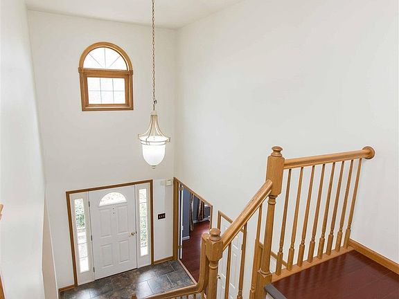 4th image of 38 Heather Dr