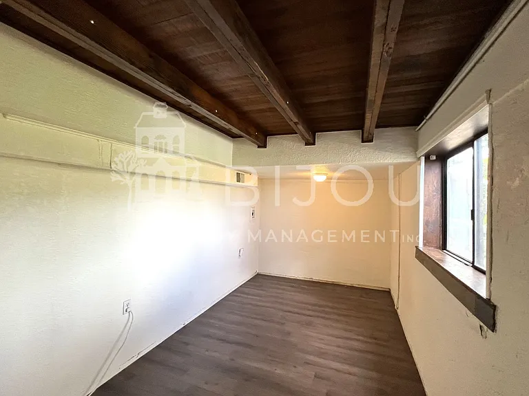 68 Waltham Ave — Photo 11