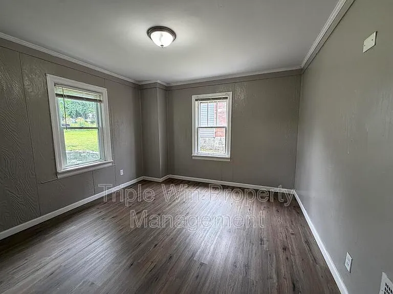 802 Rolwes Ave — Photo 24