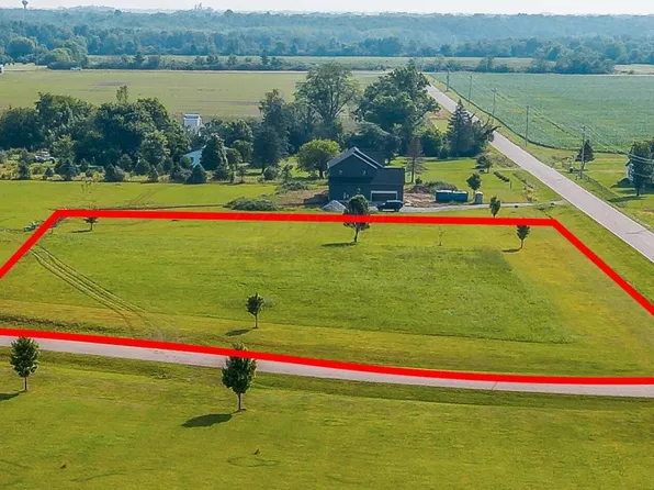 48 Deer Haven Ct NE, Washington Court House, OH 43160