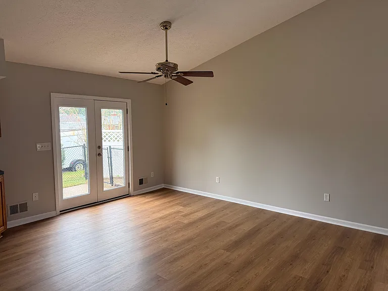 1009 Hess Ln — Photo 27