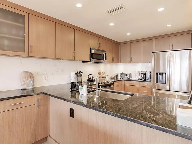 1200 E Peppertree Ln #402 — Photo 8