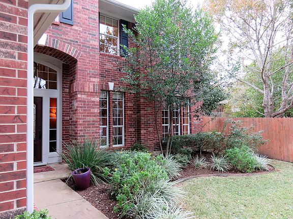 3rd image of 6617 Orchard Hill Dr