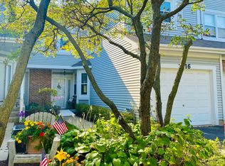 1216 Rhodes Ln, Naperville, IL 60540