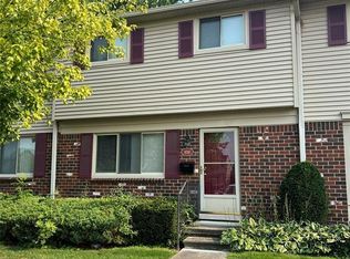 9788 Pine St, Taylor, MI 48180