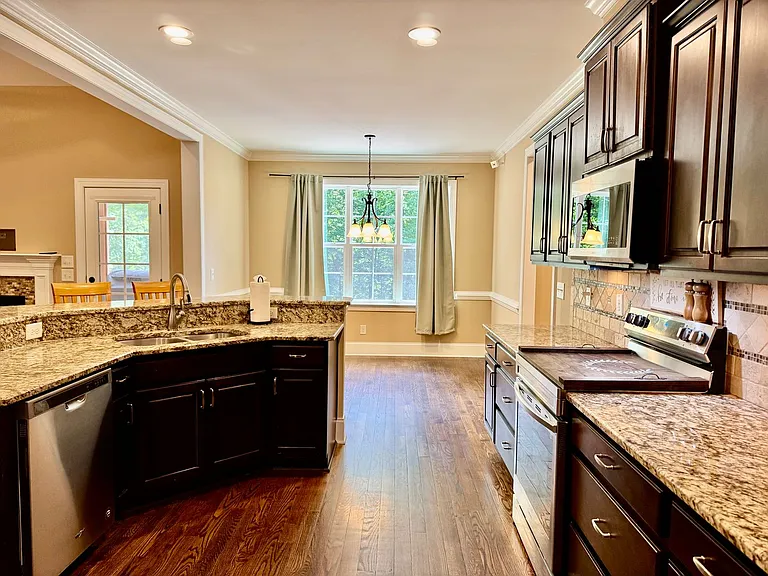 3658 Pleasants Ridge Dr — Photo 10