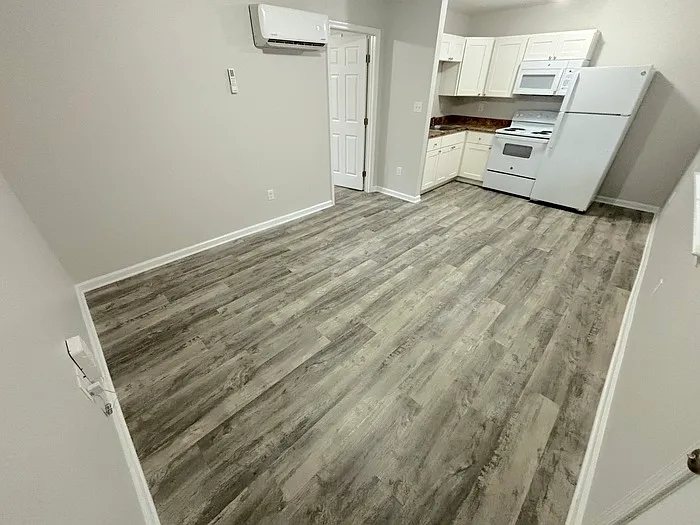 1 bed, 1.0 bath, 600 sqft, $950 — Photo 3