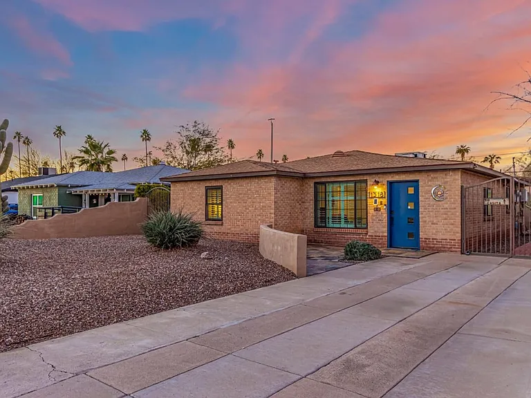 1318 E Almeria Rd #ID1558607P — Photo 35