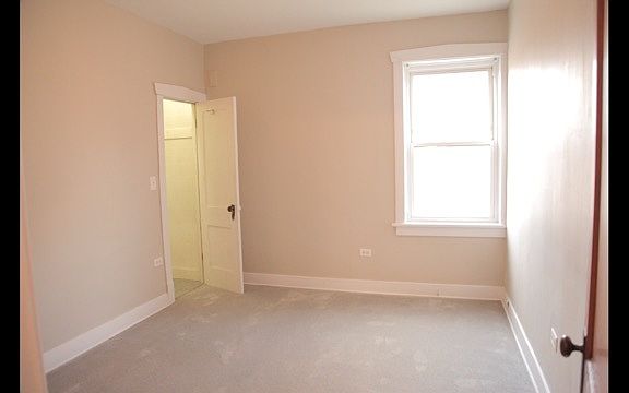 5th image of 13843 S School St